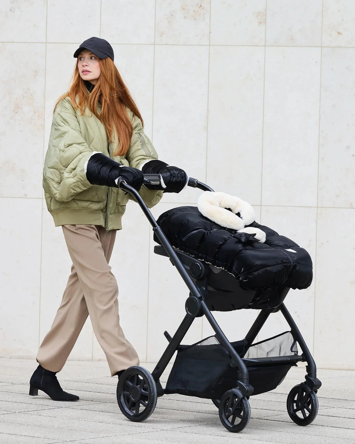 Black Liquid Shine Arctic Faux Fur//