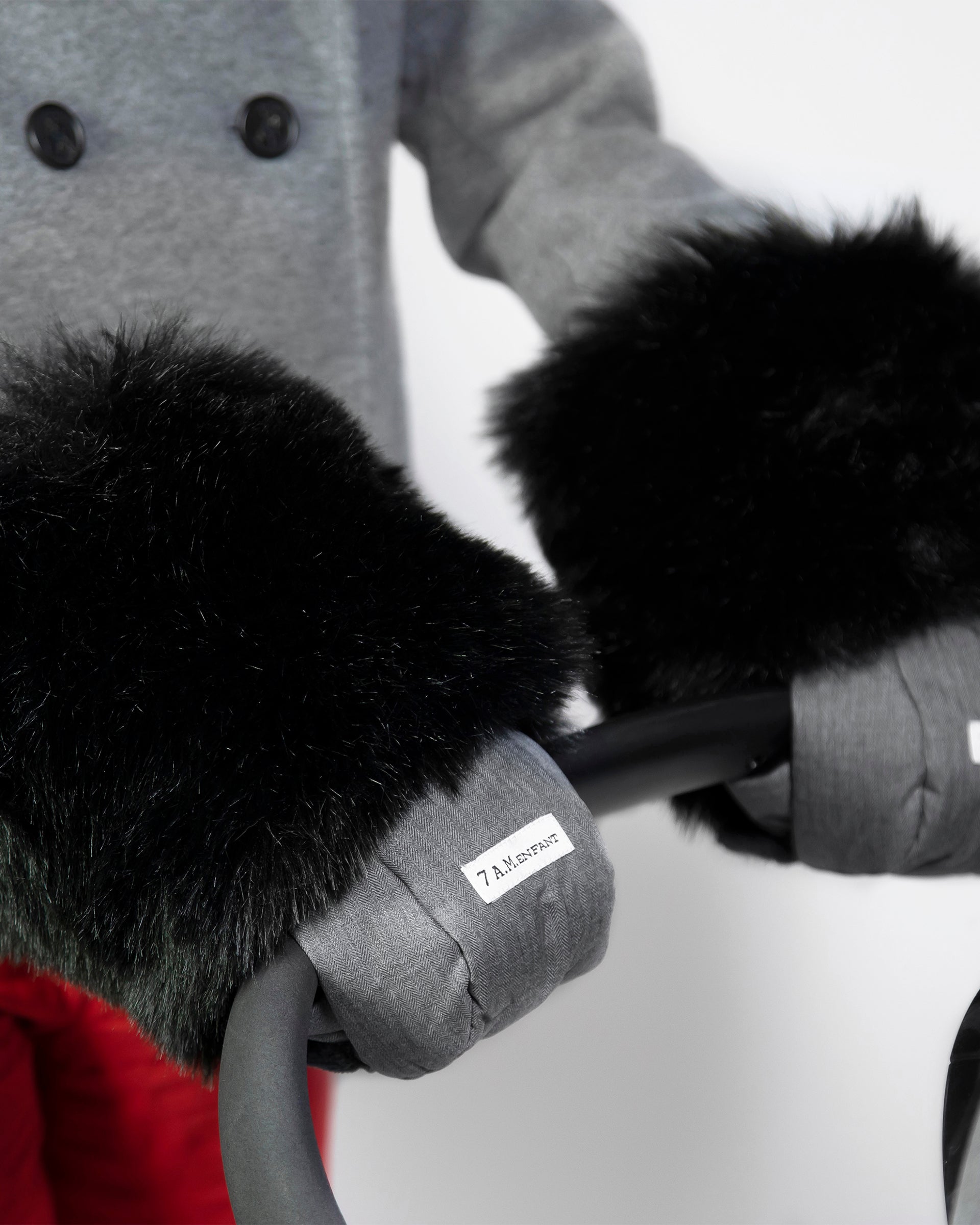 Heather Grey Dark - Black Faux Fur//