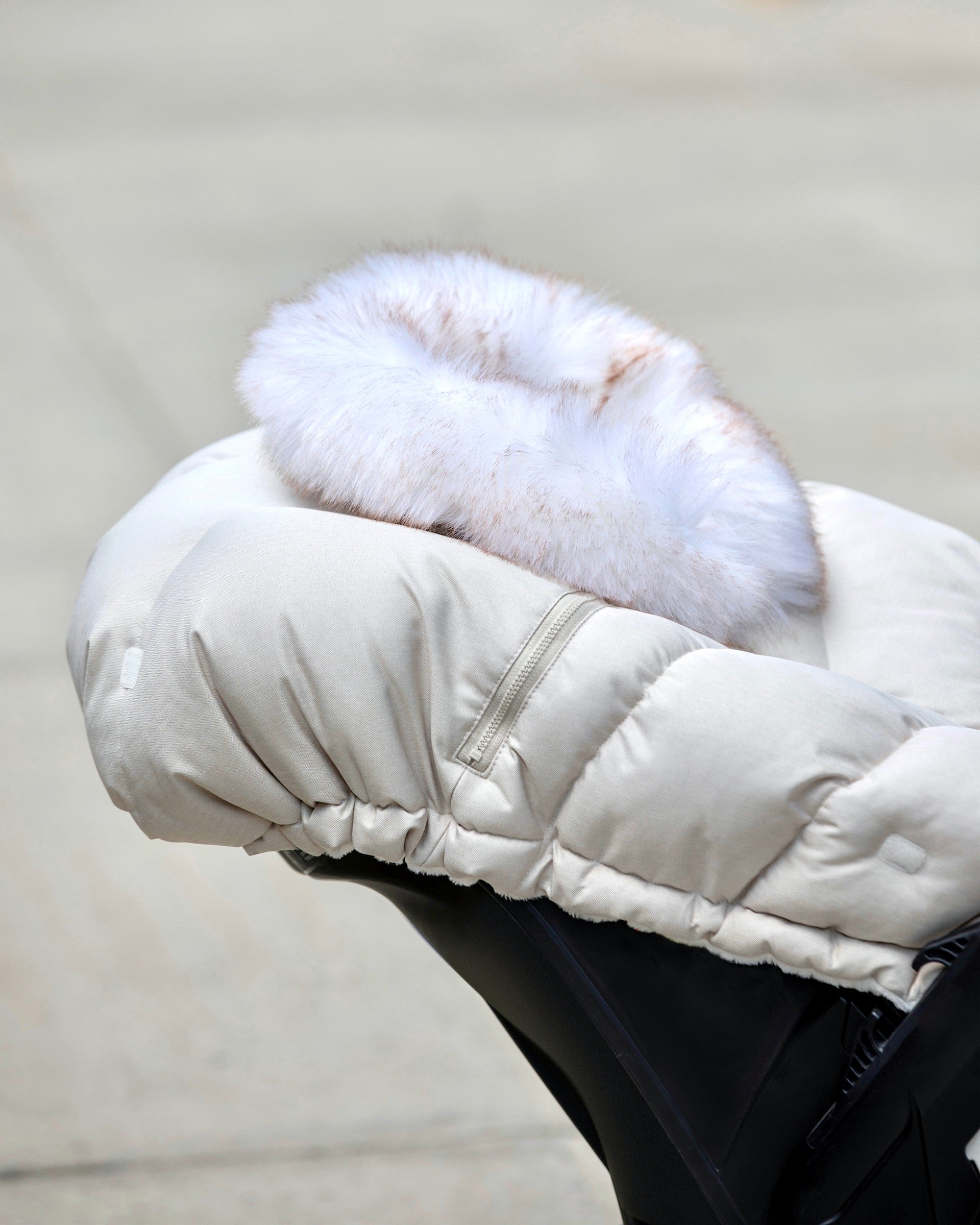 Heather Beige Faux Fur//