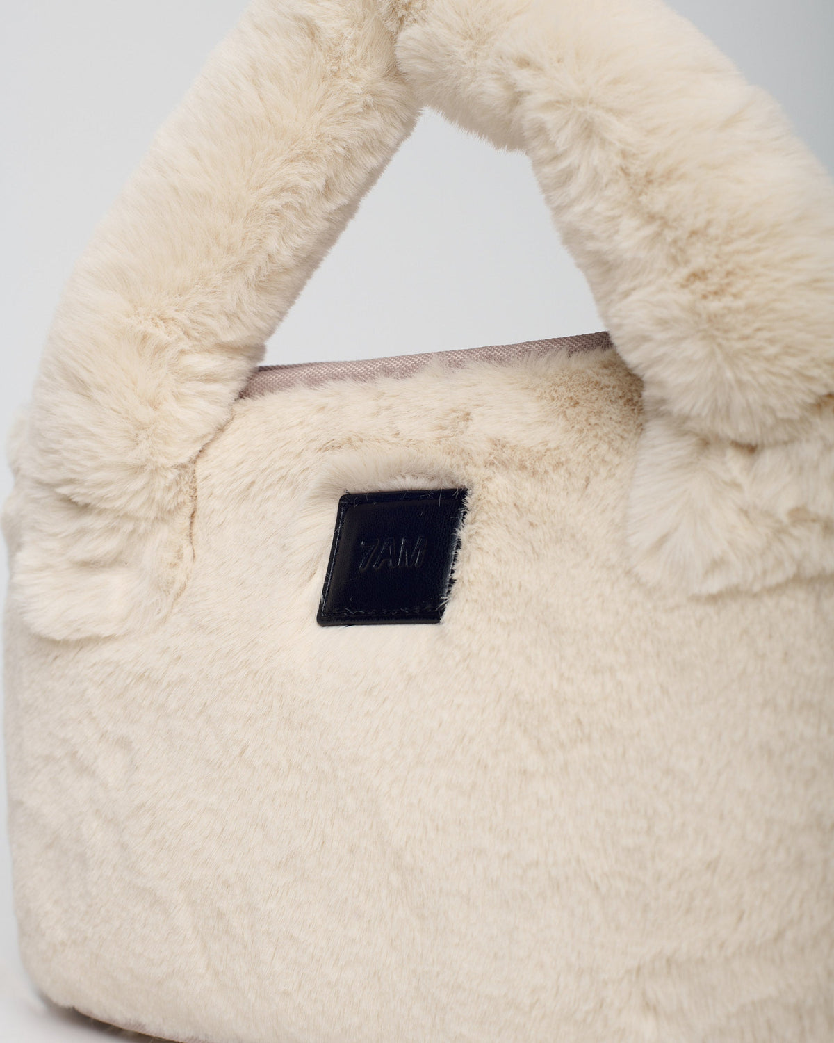 Arctic White Faux Fur//