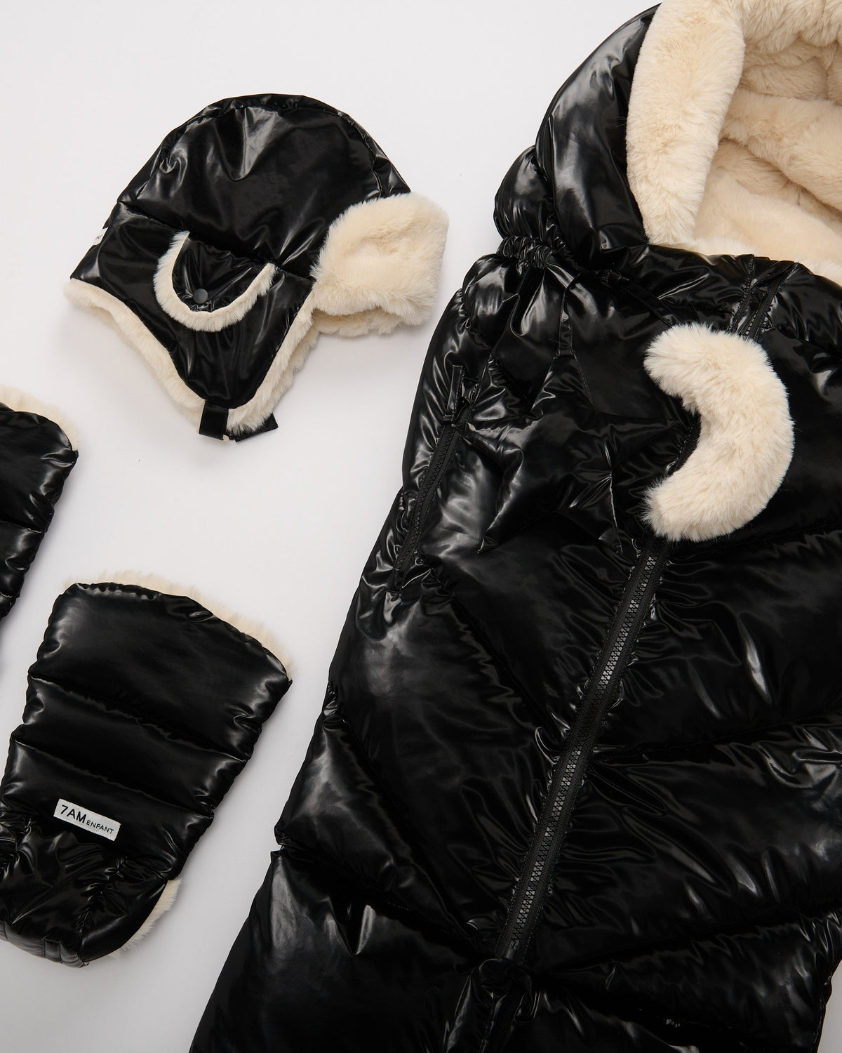 Black Liquid Shine Arctic Faux Fur//