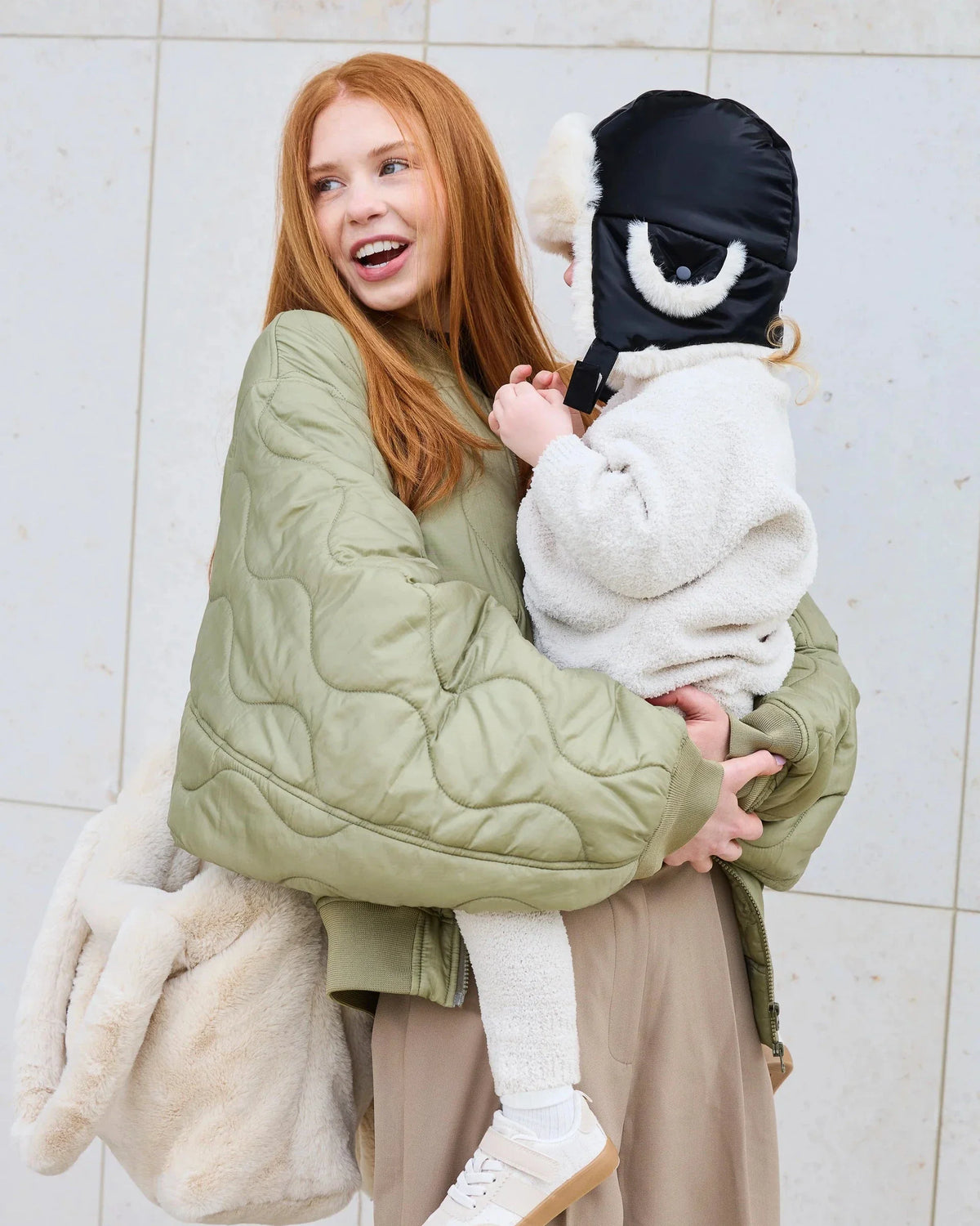 Black Liquid Shine Arctic Faux Fur//