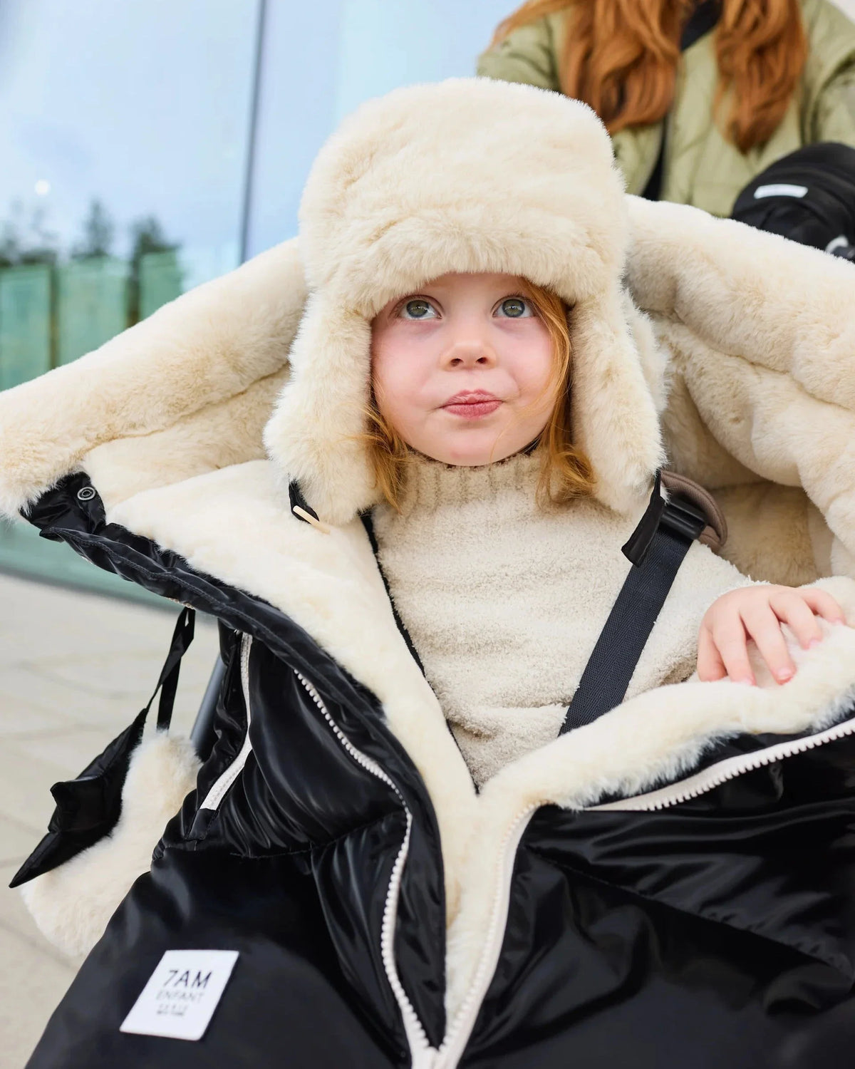 Black Liquid Shine Arctic Faux Fur//