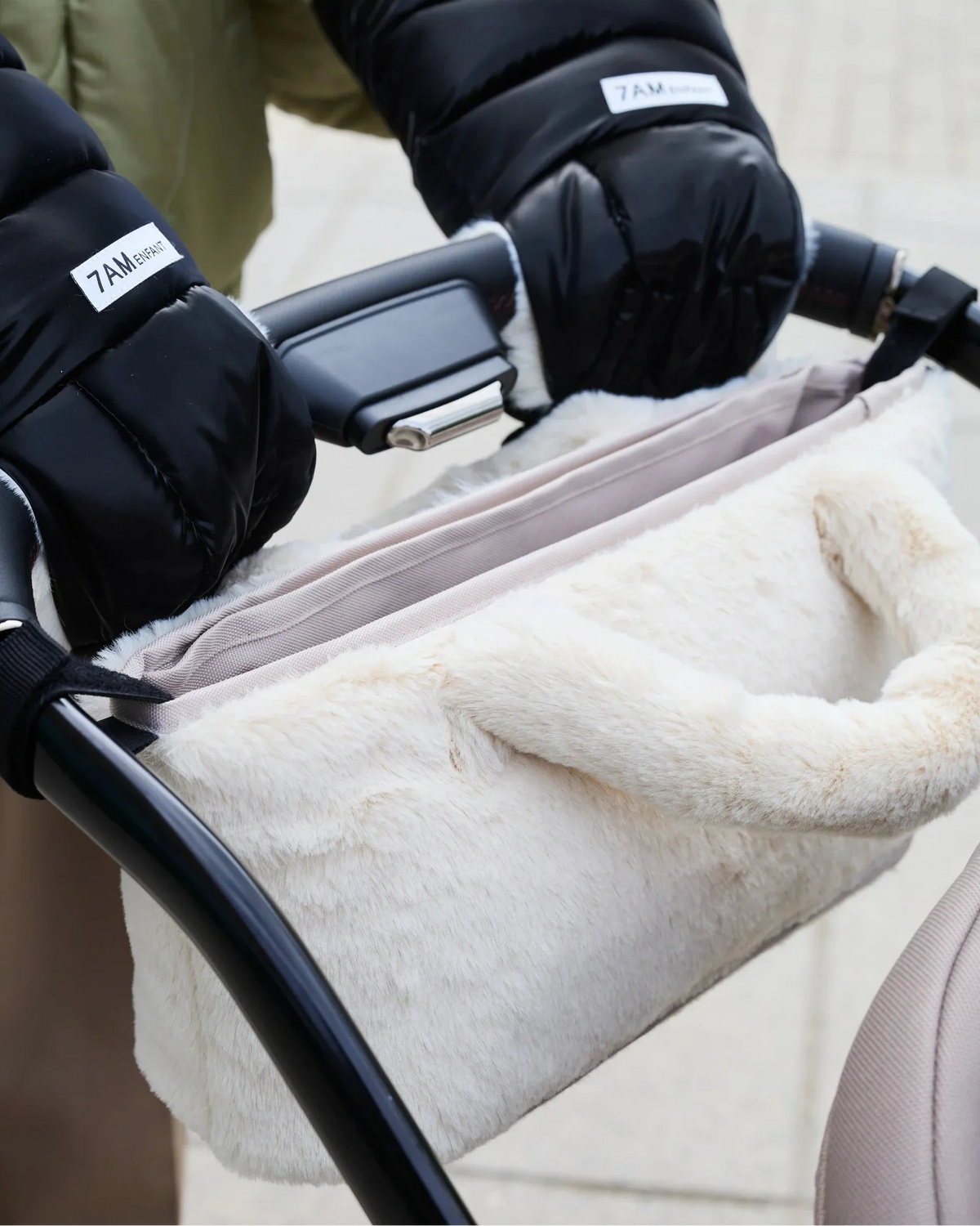 Arctic White Faux Fur//